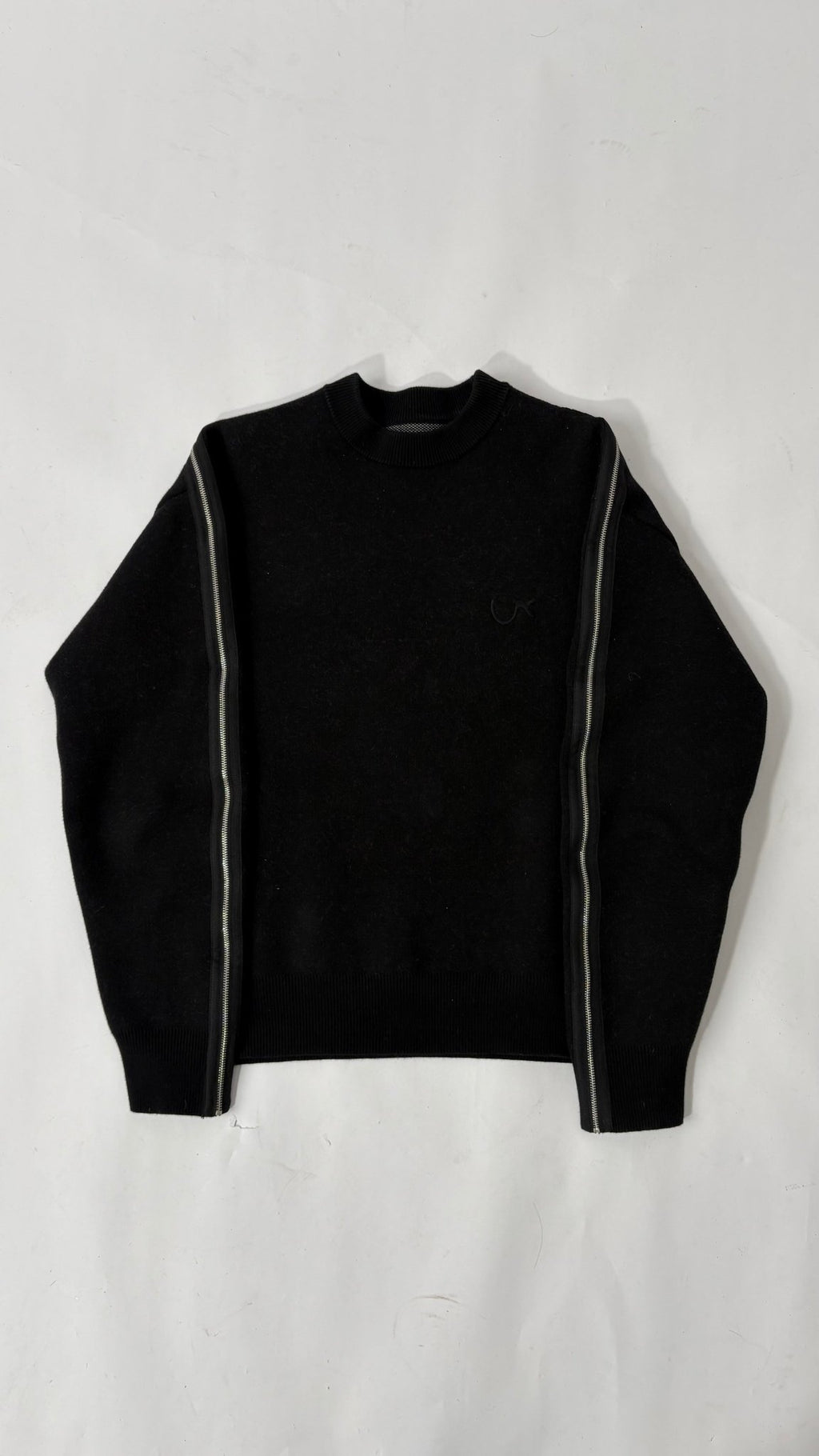YUNO Zip Sweater - Yuno