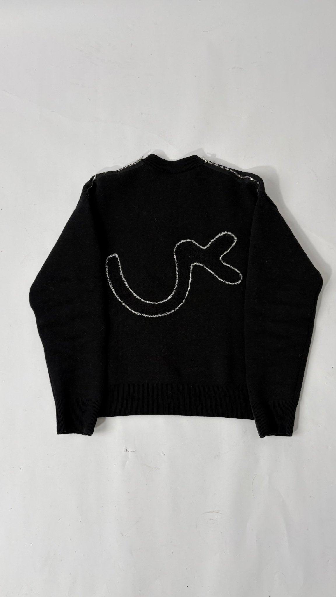 YUNO Zip Sweater - Yuno